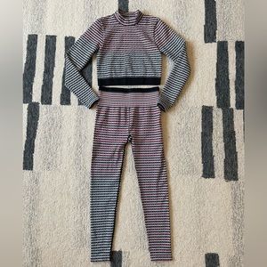 Fabletics houndstooth 2 piece (top M / btm L)
